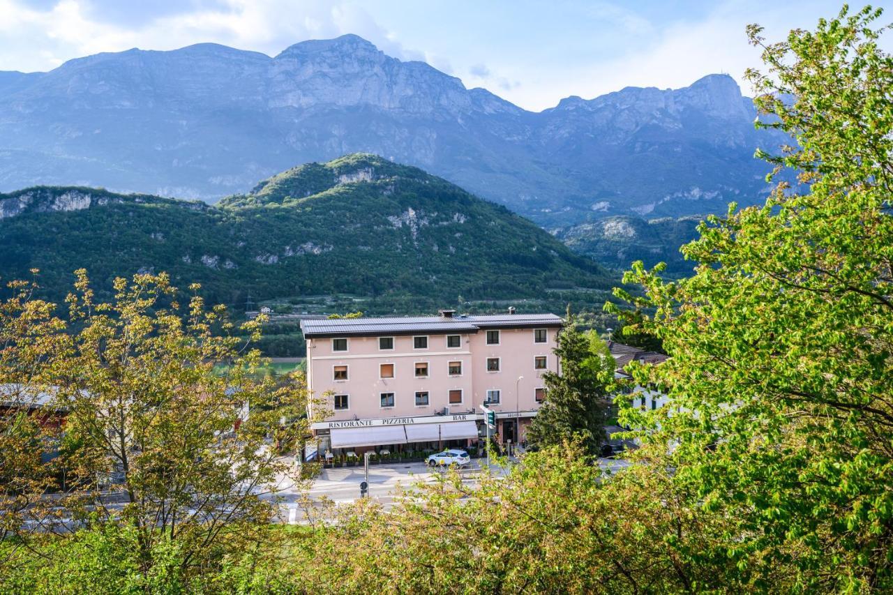 Almamed Hotel San Leonardo Vigolo Baselga Exteriör bild