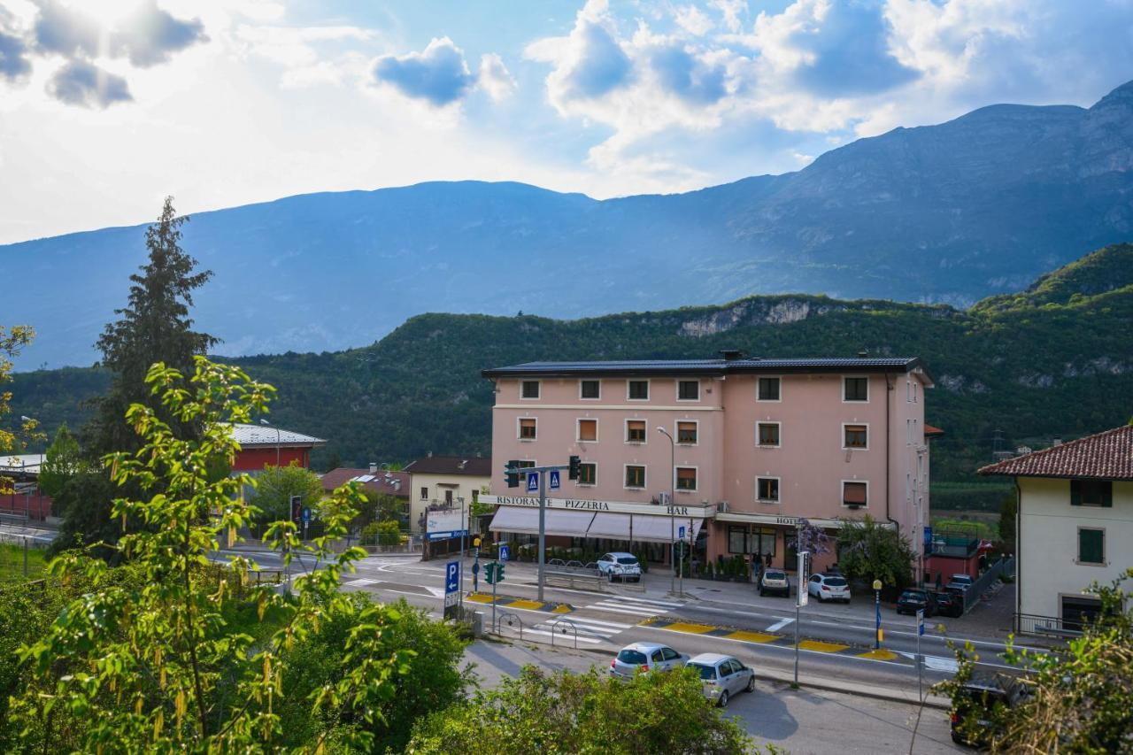 Almamed Hotel San Leonardo Vigolo Baselga Exteriör bild